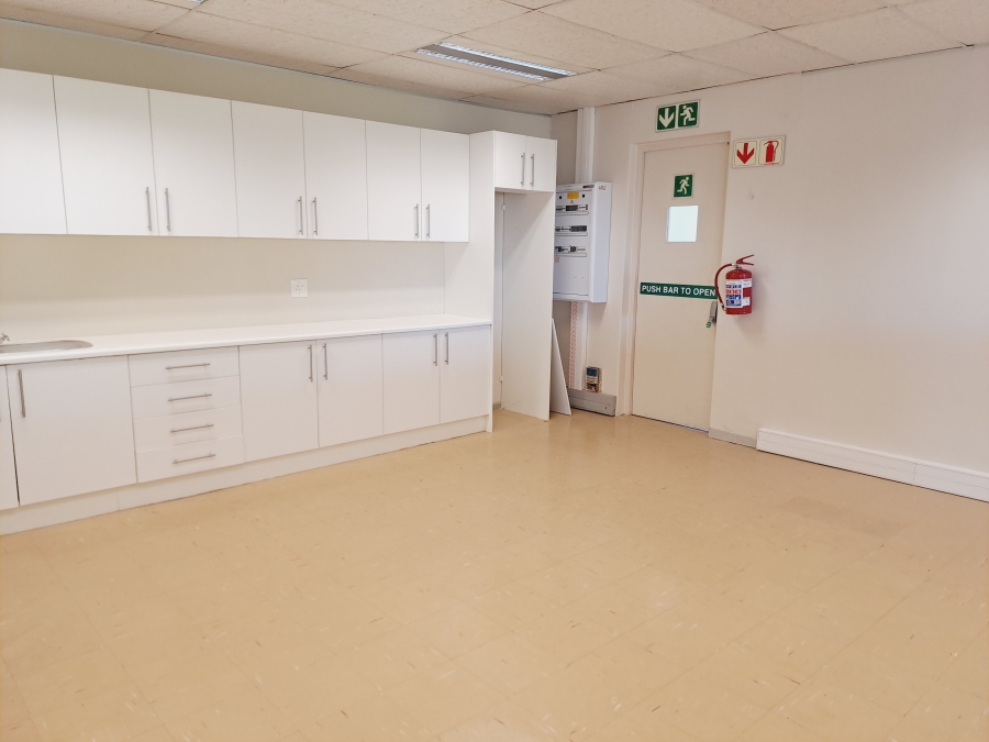 To Let commercial Property for Rent in Rosenpark Western Cape